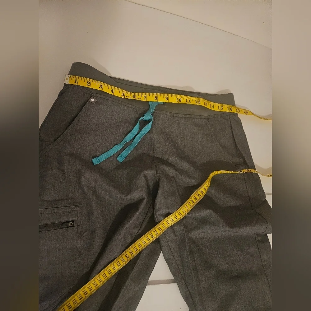 Figs- Men's Size M Charcoal Joggers with Teal Drawstring Cargo Scrub NWT
